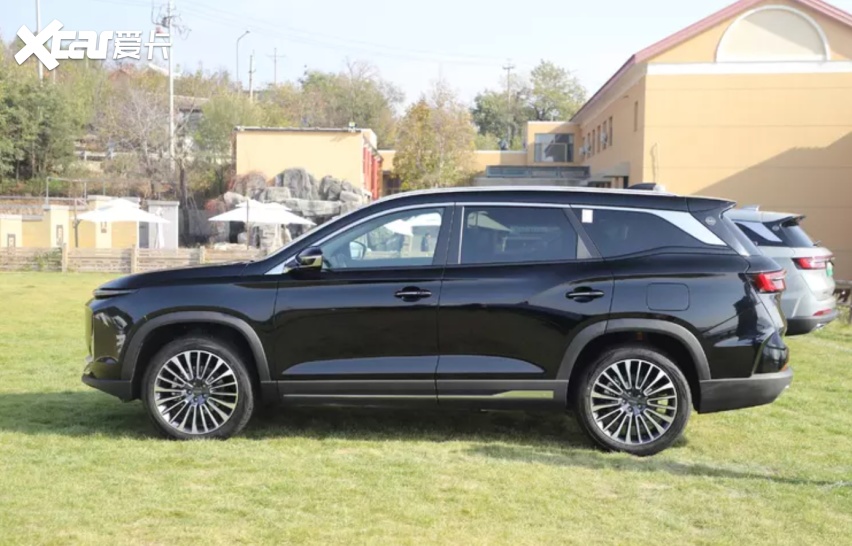 大7座超混suv 捷途山海l9上市 16.69万起售 终身质保