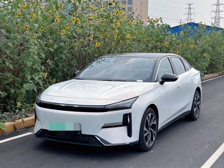 再出“王炸”！银河L6龙腾版实力再现，直逼燃油车，“卷疯了”