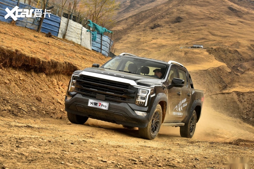 火星7 pro与大道追光,12万乘用车级皮卡怎么选?