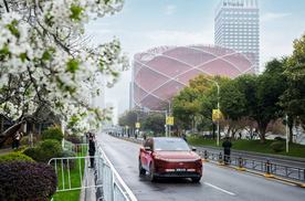 东风奕派作为官方唯一指定用车，护航2026武汉马拉松圆满举行