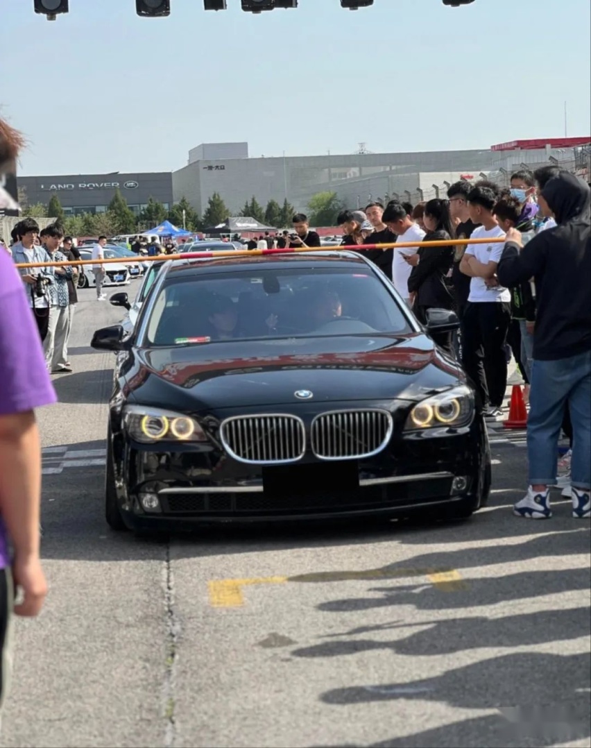 改装8万、修车11万的宝马740Li，改装费用全是车主老婆出的？