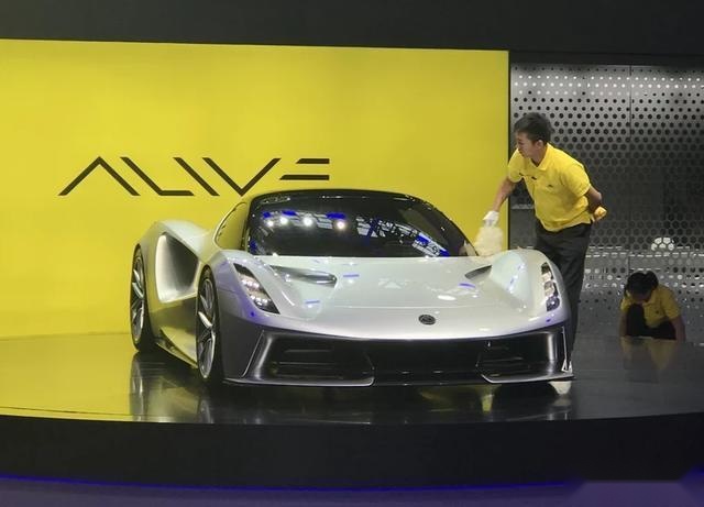 吉利“最贵跑车”来了，价格2188万，压榨扭矩1700牛米