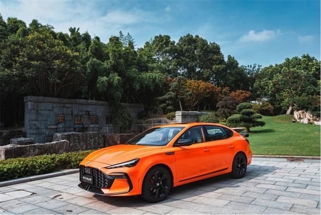 零百加速比苏神快2秒，第三代MG6 PRO售10.38万起
