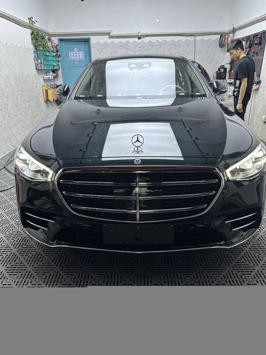 22款奔驰S450升级原厂主动环境氛围灯是什么样体验