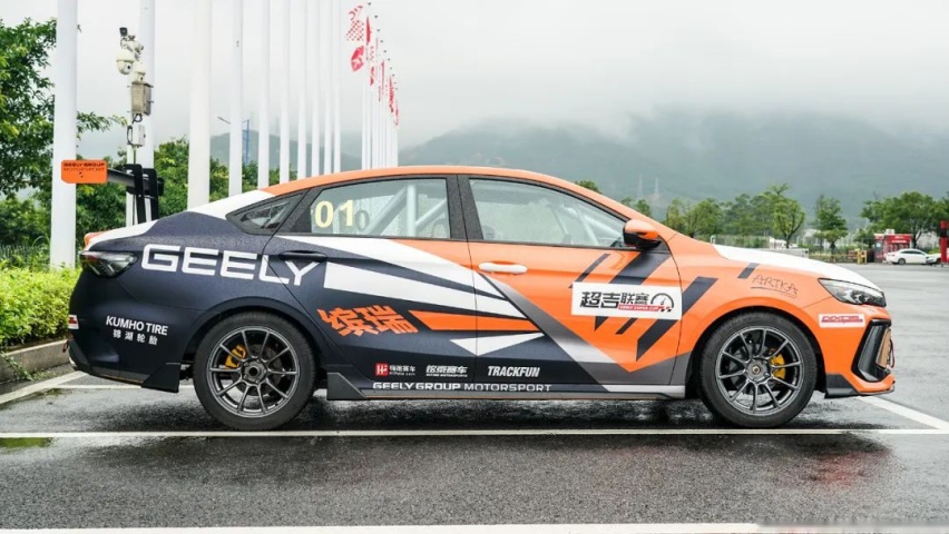 把10万块的吉利缤瑞改成赛车，开着有多爽？