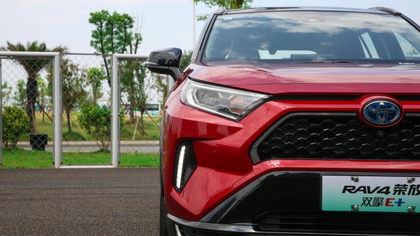 能否在纯电当道的时代闯出一片天？试驾：RAV4荣放双擎E+