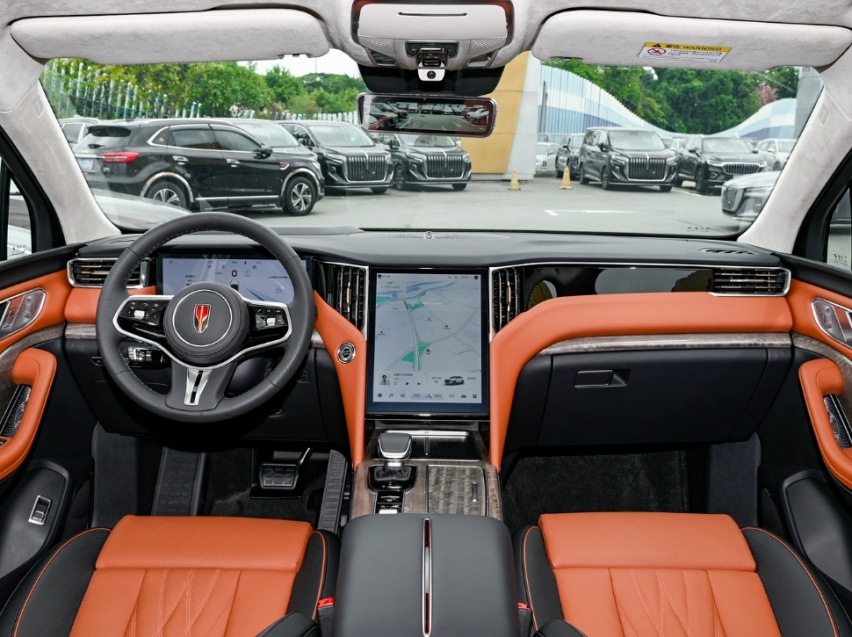 国产的豪华C级SUV，与奥迪Q6同级别，提供5/6/7座，却不足26万