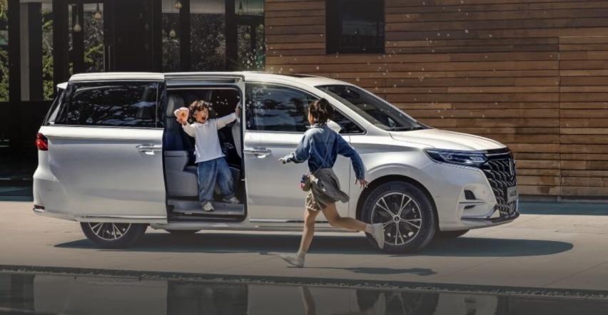 豪华超埃尔法！2.0T+隔音玻璃+3米轴距，跌至16万的MPV