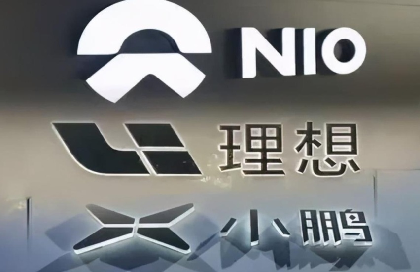 梅赛德斯-EQ 发年终奖了