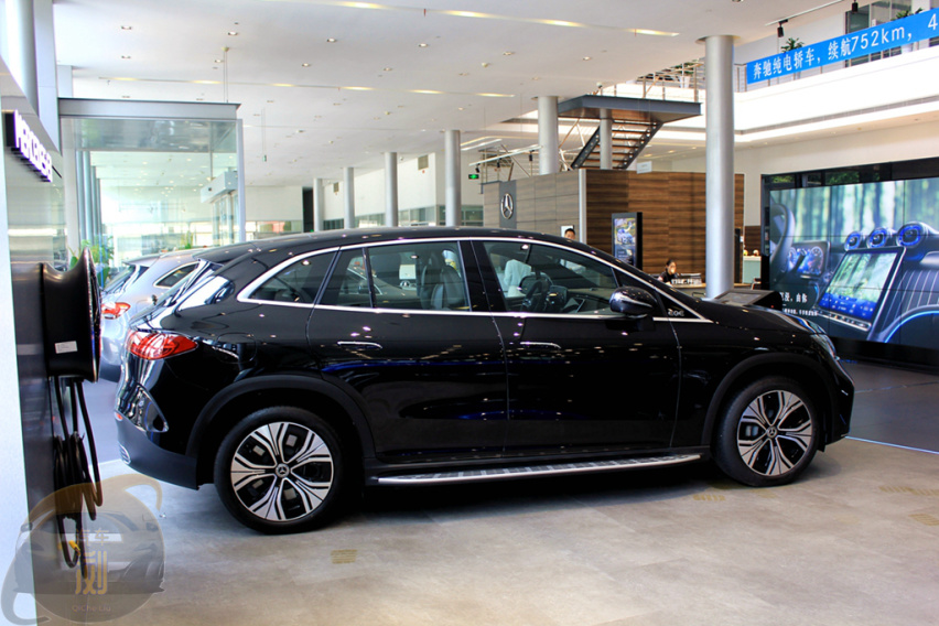 5.1秒零百加速   实拍EQE SUV：TA像一台SUV么？