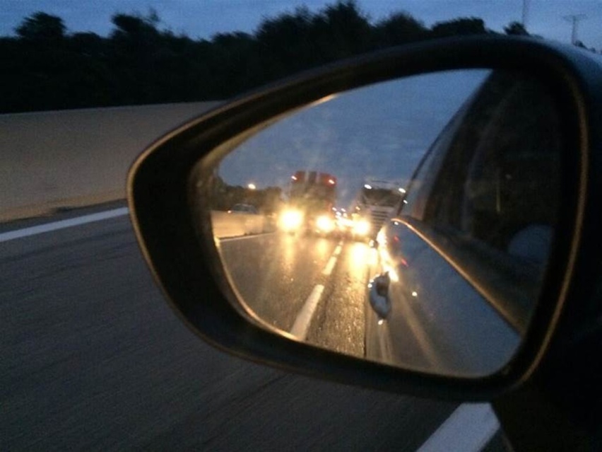 夜间开车跑高速，比白天危险多少？