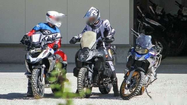 宝马R1300GS实车首次曝光 摒弃“大小眼”头灯 加入前后雷达