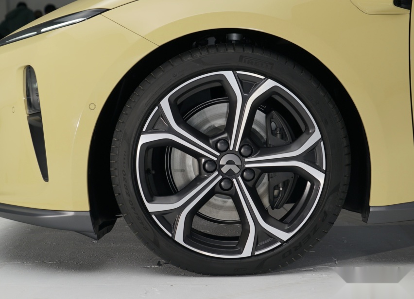 蔚来ET5不带电池25.89万起售！特斯拉Model 3直接竞品，销量担当？