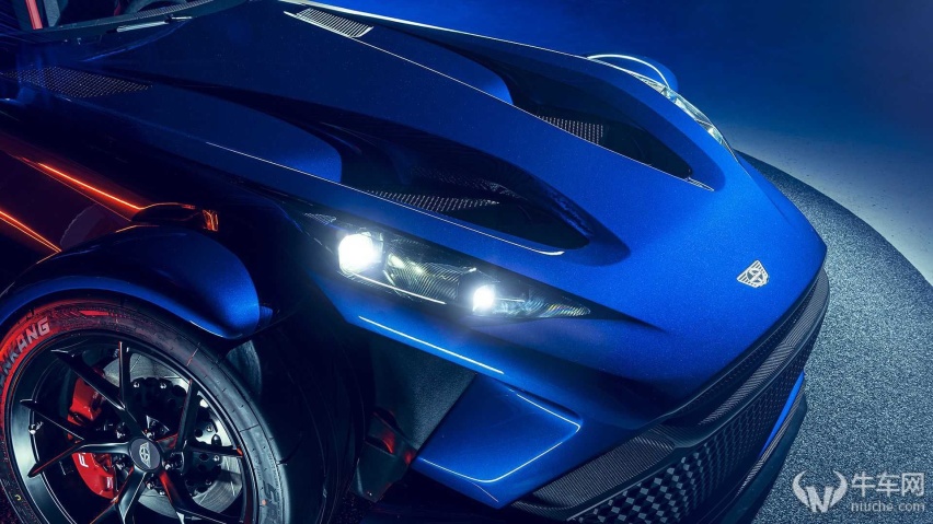 有钱人200万买来图个乐 小众超跑Donkervoort F22