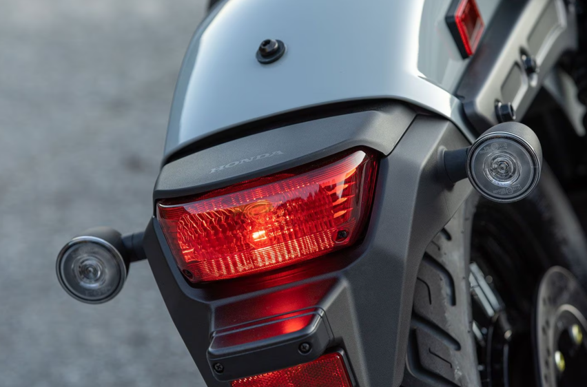 中排量巡航摩托，2024款本田Shadow 详解，升级ABS及制动系统