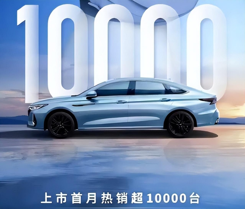 2.0T+四出排气 12.99万就能买到艾瑞泽8高能版 轩逸是对手？