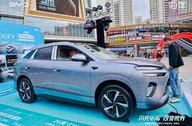 第二代刀片电池+全新闪充技术，海狮06EV、海豹07EV爆款登场