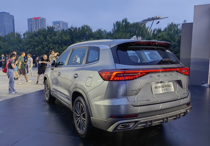 13万多买中型混动SUV，必须是瑞虎8冠军版