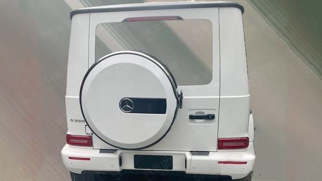 2.0T的奔驰G350实车现身 网友：裸车加价估计得150万