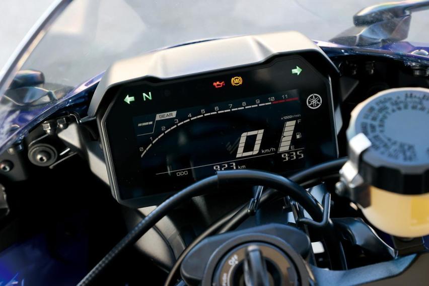 中排量性能街跑赛车，雅马哈YZF-R7详解，骑行舒适操控灵活