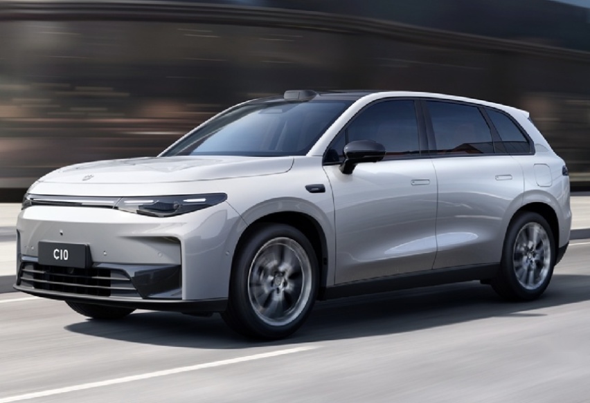 国产与合资的PK，零跑C10和丰田RAV4荣放，谁更优秀