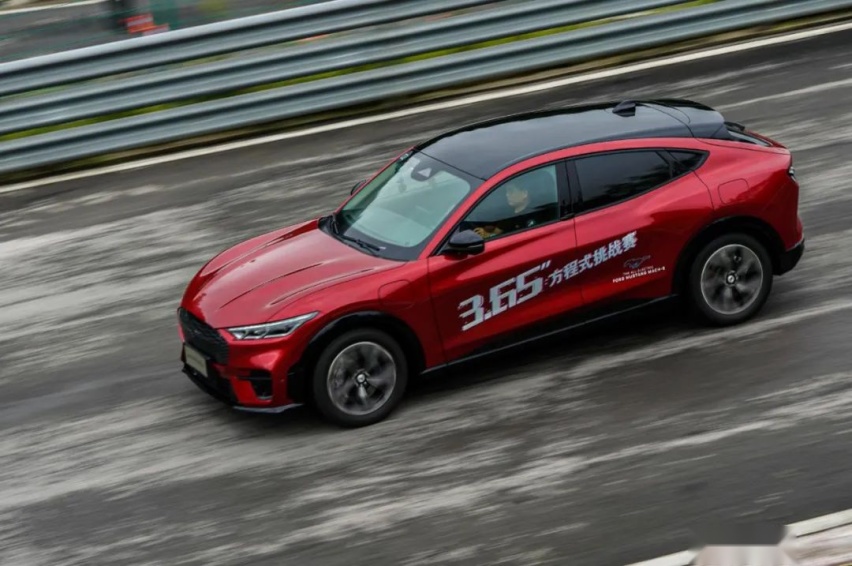 不辱“Ye马”之名，赛道试驾Mustang Mach-E后答疑三点