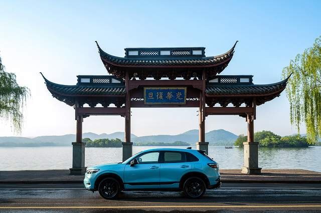 东风本田推首搭e:HEV混动SUV，R-V家族迎来新成员？