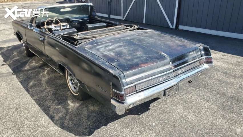 谷仓发现!被遗忘20年的1965年庞蒂亚克 gto敞篷跑车