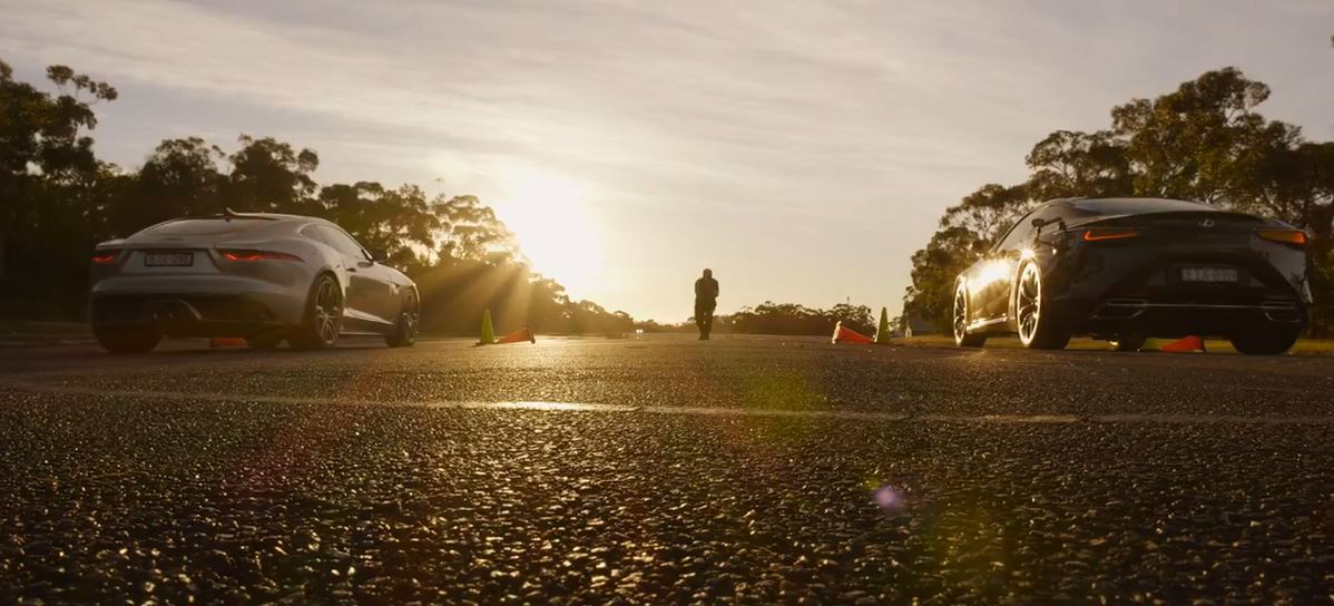 ֱ�����ٌ��Q���׿��_˹LC500 vs �ݱ�F-Type