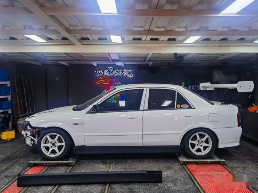 轮上250匹的马自达323？车买了5000块，改装花了15万