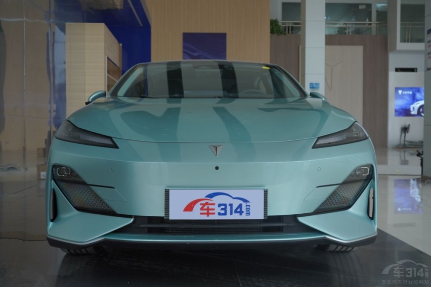 深蓝SL03与卡罗拉双擎E+ 谁更适合家用？