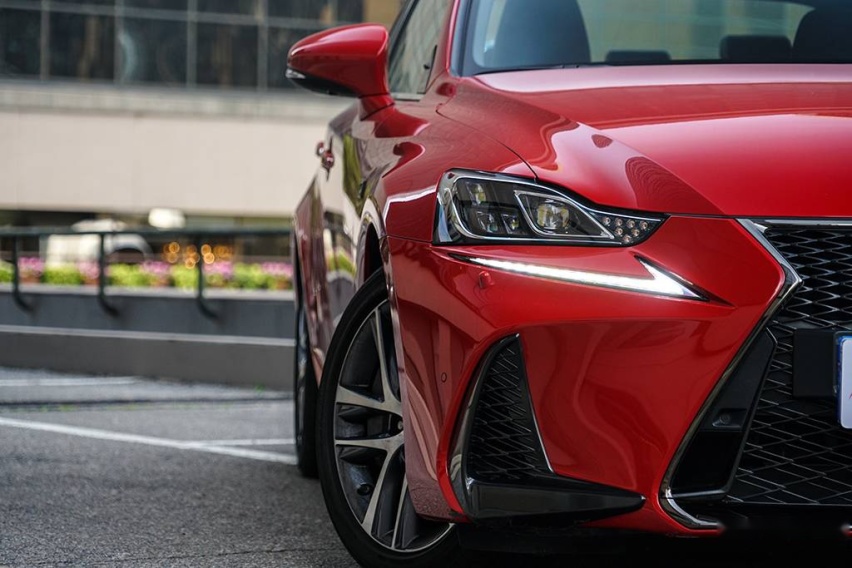 运动与优雅兼容，试驾雷克萨斯IS 300 F SPORT