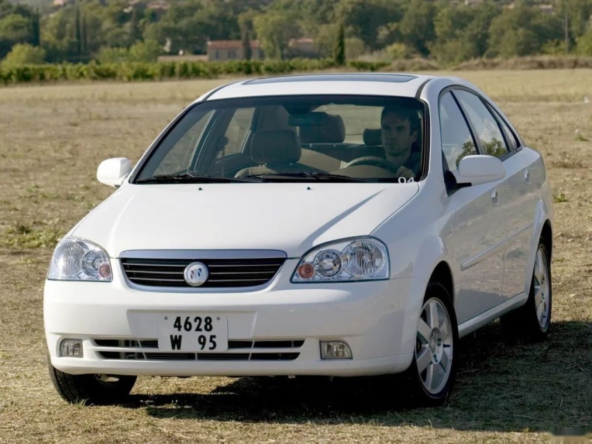 2003年中国汽车市场中最重要的新车 别克凯越