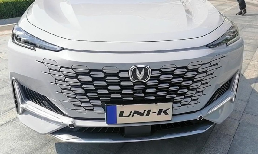 试驾长安UNI-K全轮驱动尊贵型 面子给足里子够硬