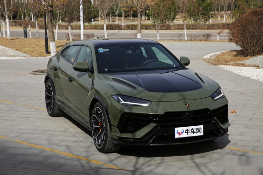 超级SUV继续登峰造极 试驾兰博基尼Urus Performante