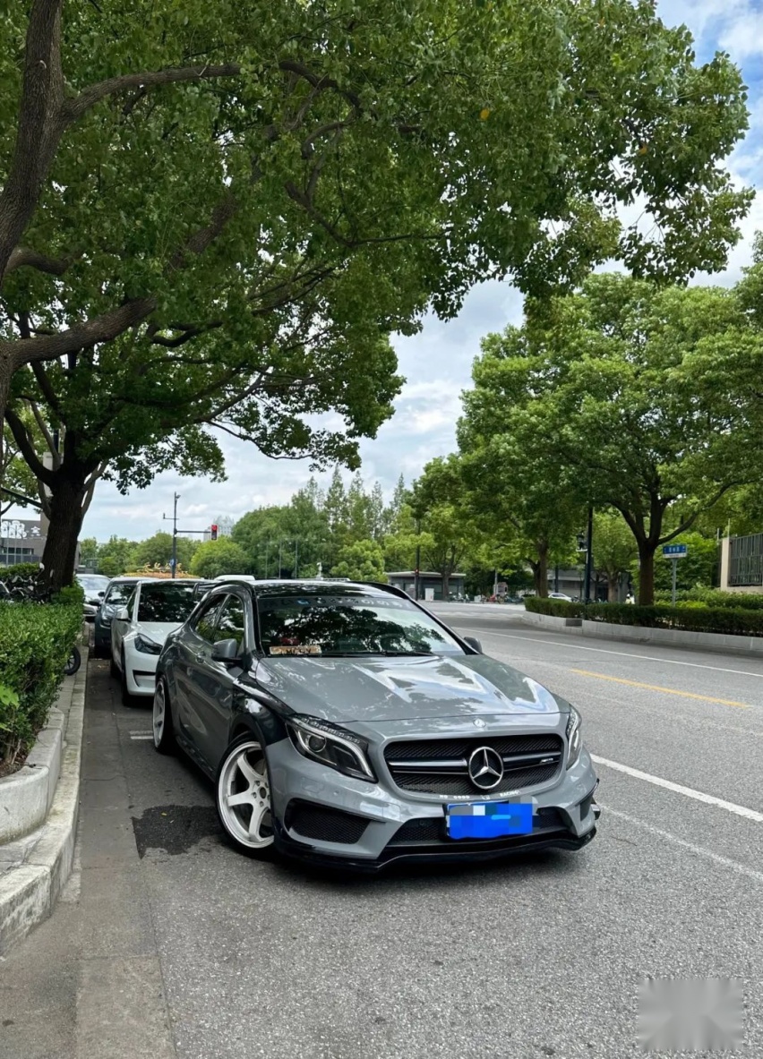 忽悠母亲买了辆奔驰GLA45 AMG，我将它改出了