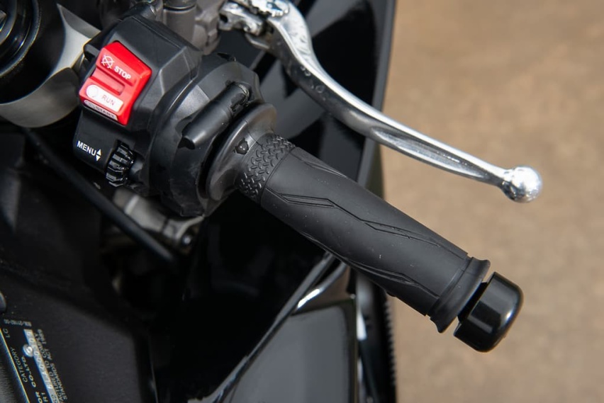 能下赛道的通勤车 雅马哈2020款YZF-R1 外媒测评