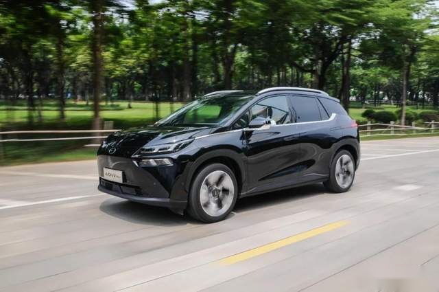 试驾AION V Plus充电5分钟就能续航207km？堪称空间魔术师