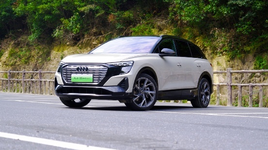 试驾奥迪Q5 e-tron，大厂出品比新势力更靠谱！