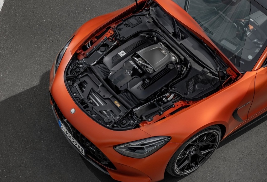 奔驰GT63 SE AMG插混版，1420Nm大扭矩，6.1度小电池