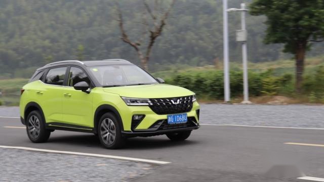 动力一般油耗低，试驾五菱星驰，10万内的SUV还值得买吗？