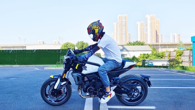 因颜值圈粉 为配置心动 终被操控折服 春风700CL-X运动版试驾