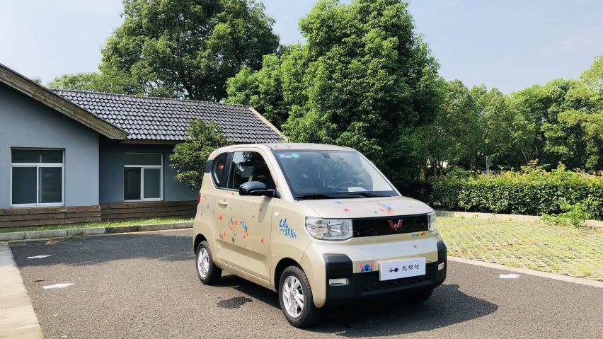 想用最低的成本得到最高的回头率吗？五菱宏光MINI EV