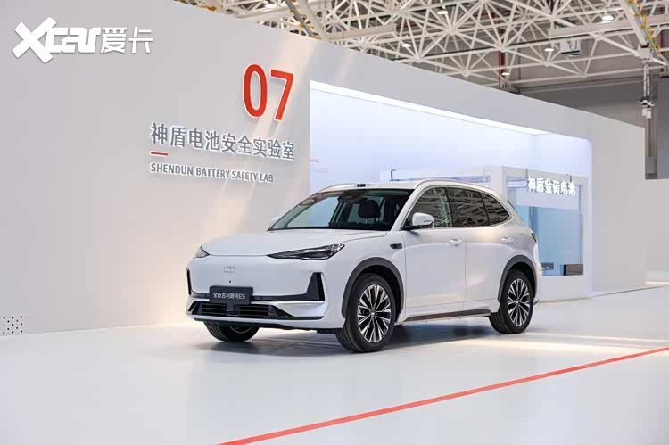 全新吉利银河E5上市限时先享价9.78万元起