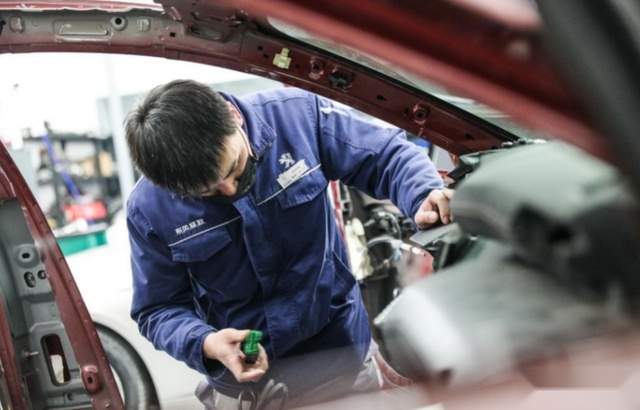 轻“装”上阵 赛道PK法拉利488  标致508L何以为赢？