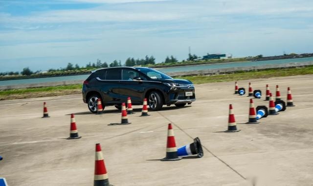 5G、600km、超大后排，Aion V找到自己的路了吗？