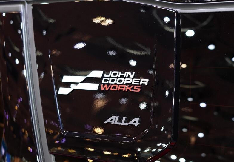 开启MINI家族新征程，全新MINI JCW COUNTRYMAN上市