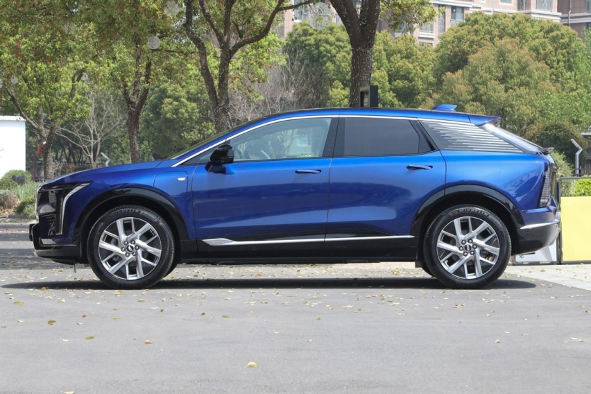 中型SUV，外观内饰很精致，凯迪拉克IQ傲歌将上市