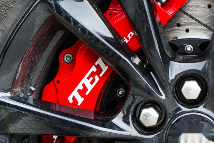 改装案例|凯迪拉克XT5改装TEI Racing前6刹车套件+后加大碟