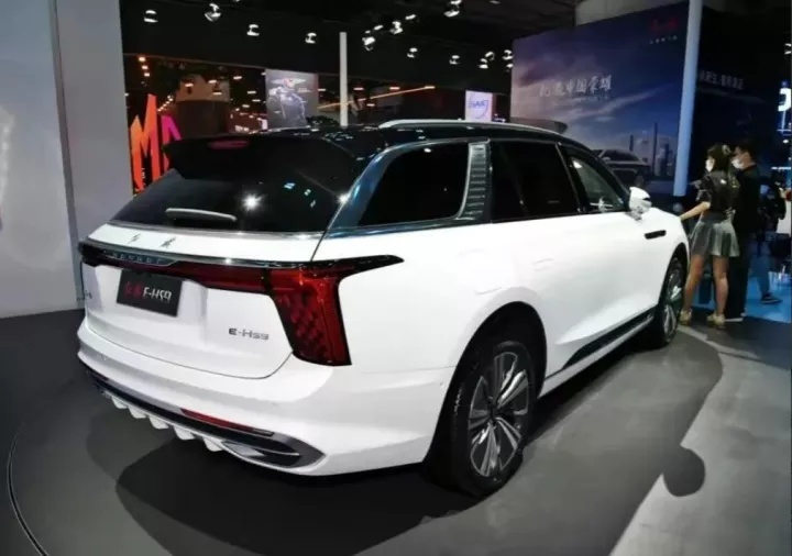 红旗纯电旗舰SUV，E-HS9首次亮相荷兰，当地起售价约61.5万人民